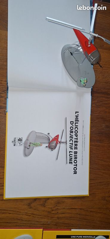 Hélicoptère Tintin N°30 Birotor Rouge – Objectif Lune, Figurine Plastique Neuve