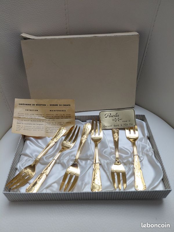 COFFRET ARGENTERIE CRISTOFLE de treize fourchettes à dessert. EUR 50,00