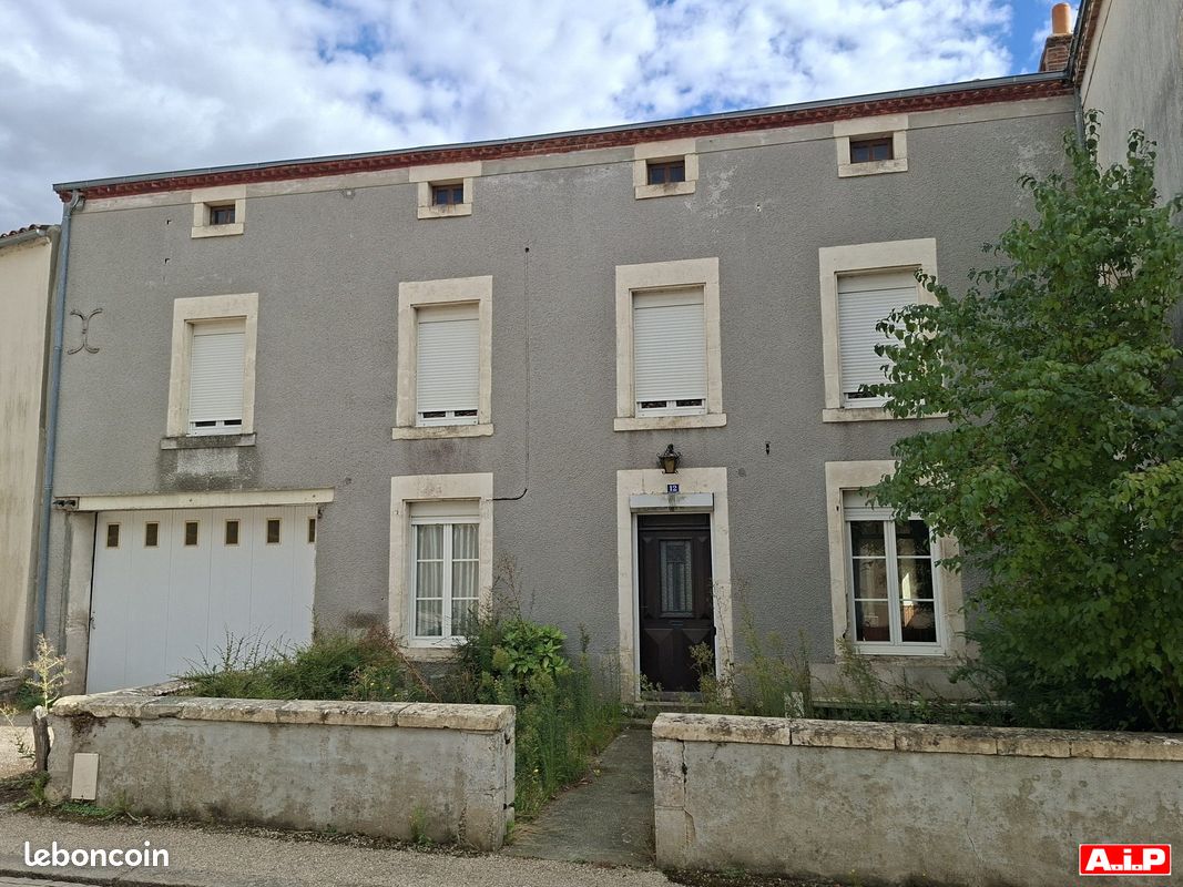 Maison 5 pièces 115 m² · à Mouilleron-Saint-Germain · 115 m² · 79 550 €