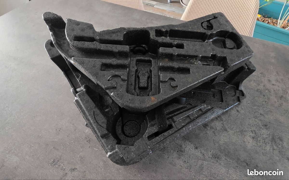 Supports Mousses de rangement cric & outillage d'origine – Porsche Cayenne (Audi Q7 / VW Touareg) (image 3)