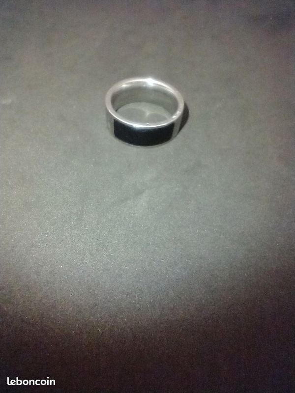 Bague en acier (image 1)