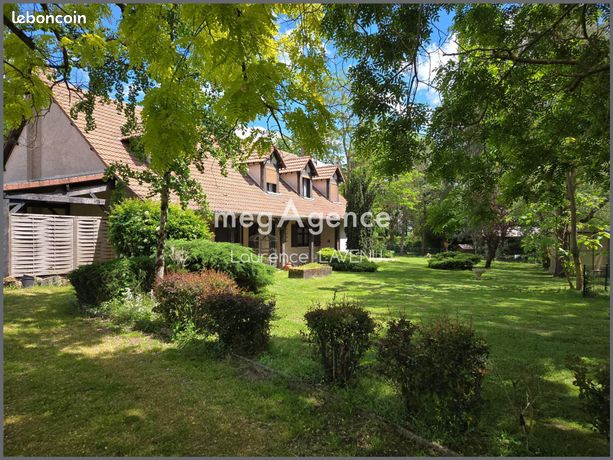 Propriété 7 pièces 208 m²
