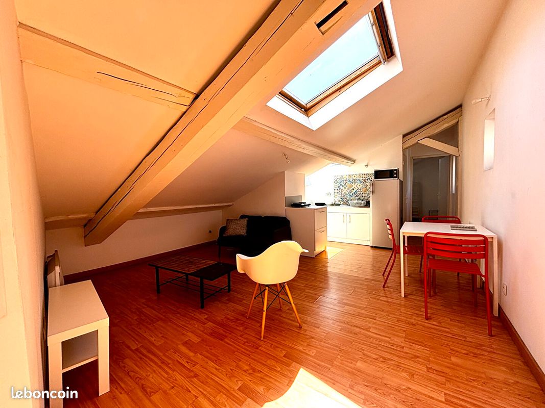 Appartement 2 pièces 24 m² · à Saint-Étienne · 24 m² · 350 €