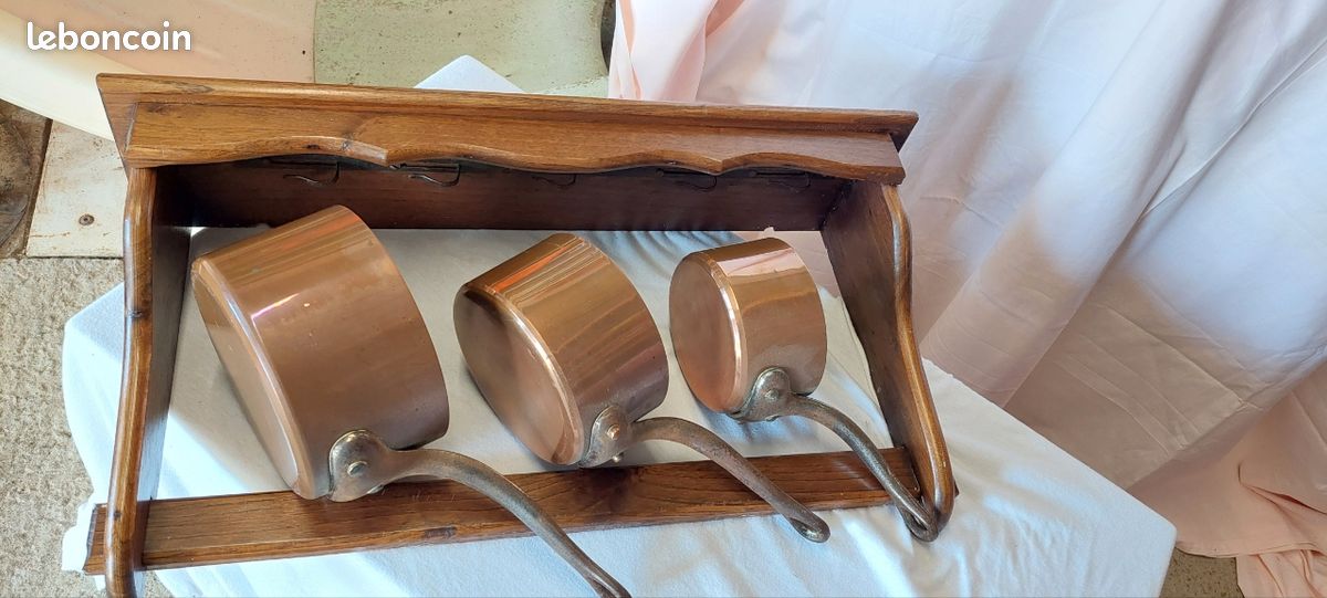 Petite Casserole Ancienne En Cuivre Sur Pieds Hauteur 11 Cm Manche Bois