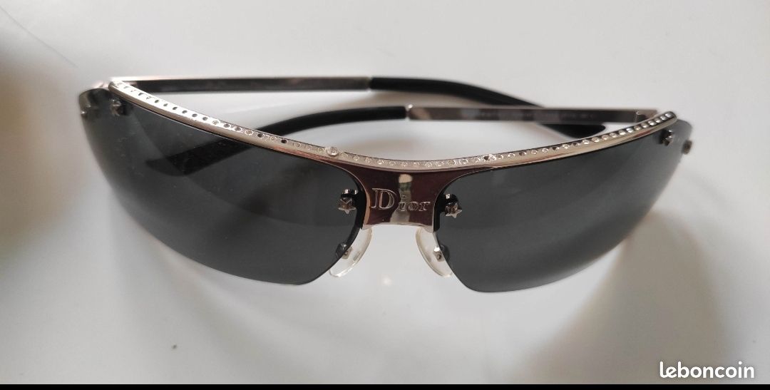 Lunette de soleil masque Dior avec strass plus étui Accessoires