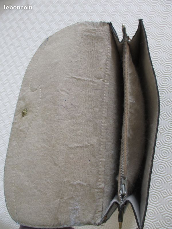 Sac à mains pochette en cuir (image 4)