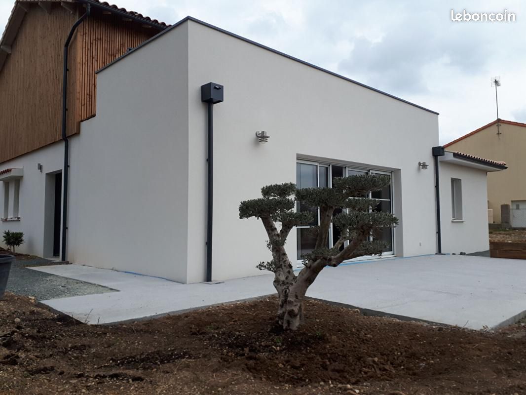 Maison 6 pièces 195 m² - Aiffres 79230 (image principale 0)