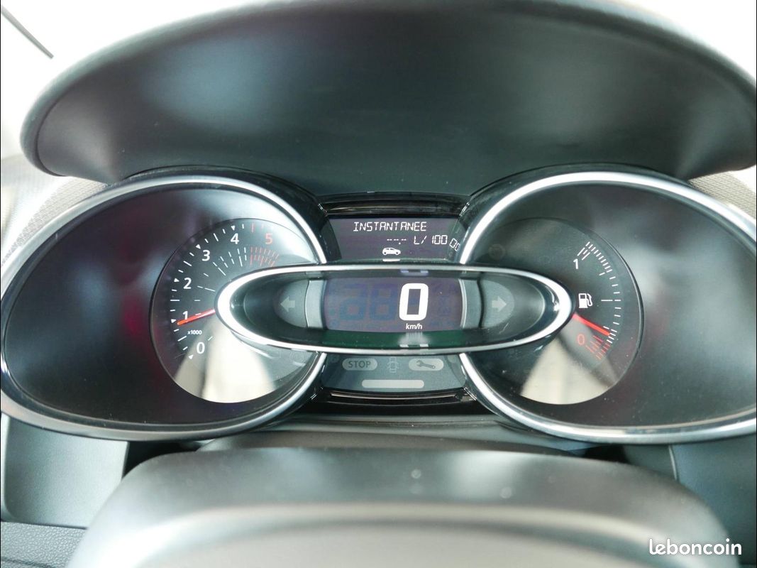 Renault Clio 0.9 TCe 75ch energy Business 5p Euro6c (image 4)