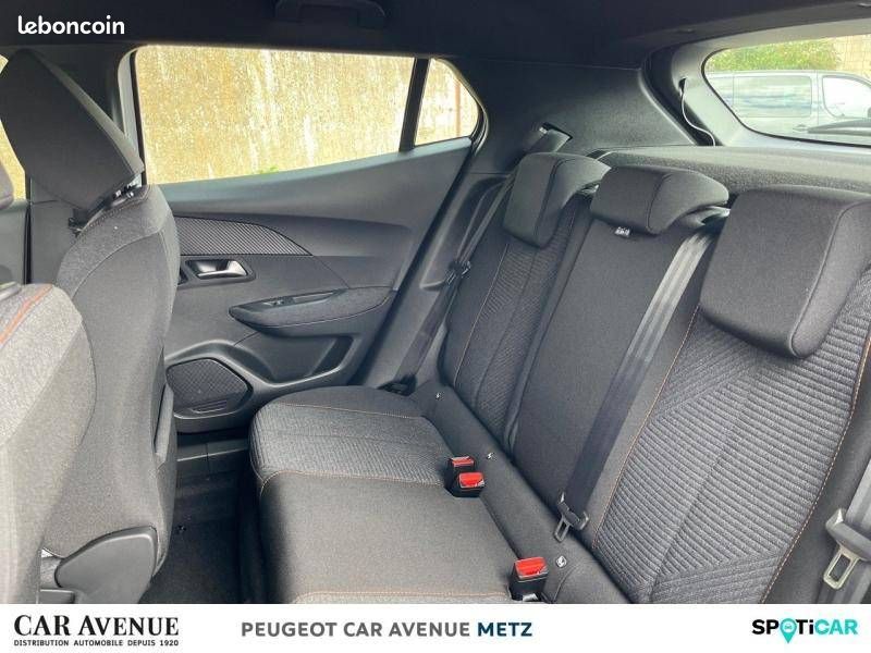 PEUGEOT 2008 Hybrid 145 e-DCS6 Style (image 10)