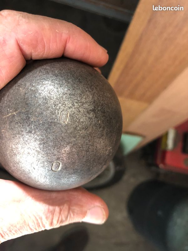 Je cherche boule pétanque OBUT ATC 740 G LISSE (image 2)