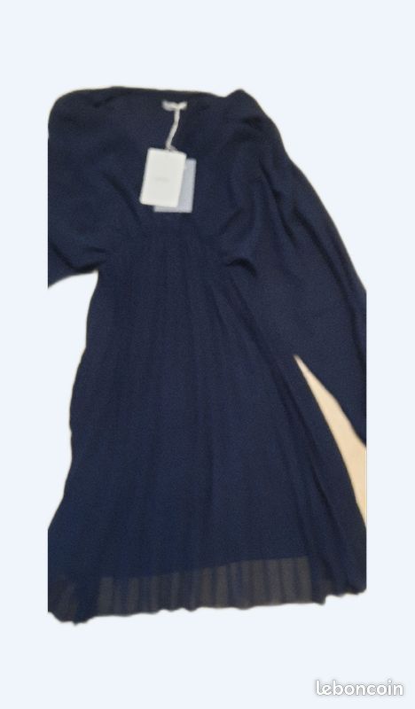 Robe (image 1)