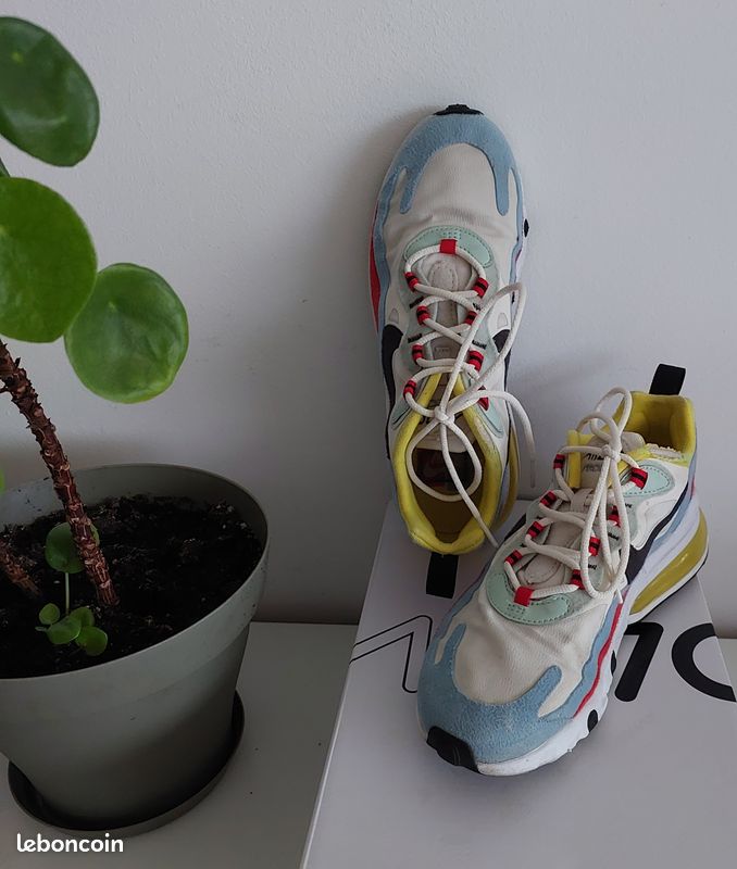 Paire de basket air max 270 react blanche, jaune, rouge, bleu Nike