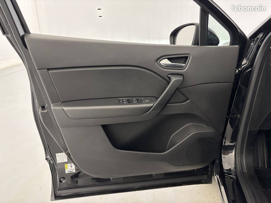 RENAULT Captur E-Tech 145 - 21 Business (image 11)