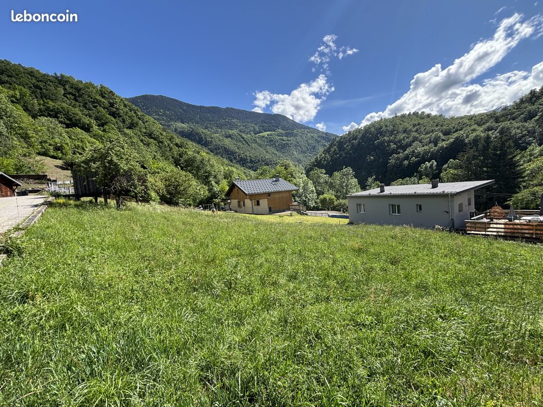 Terrain 623 m² · à Notre-Dame-du-Pré · 623 m² · 79 000 €
