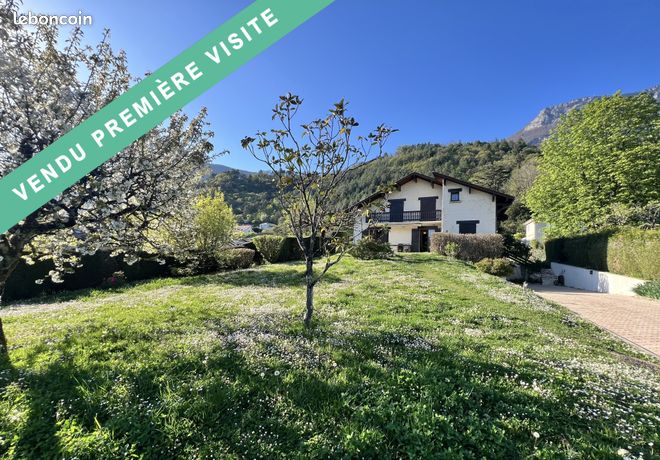 Maison 10 pièces 200 m²