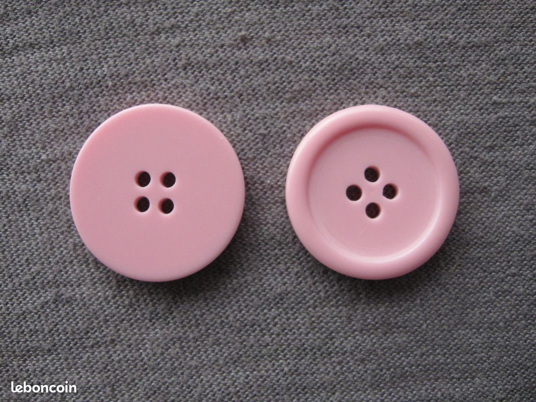 Mercerie 8 gros boutons rose Neuf (image 4)