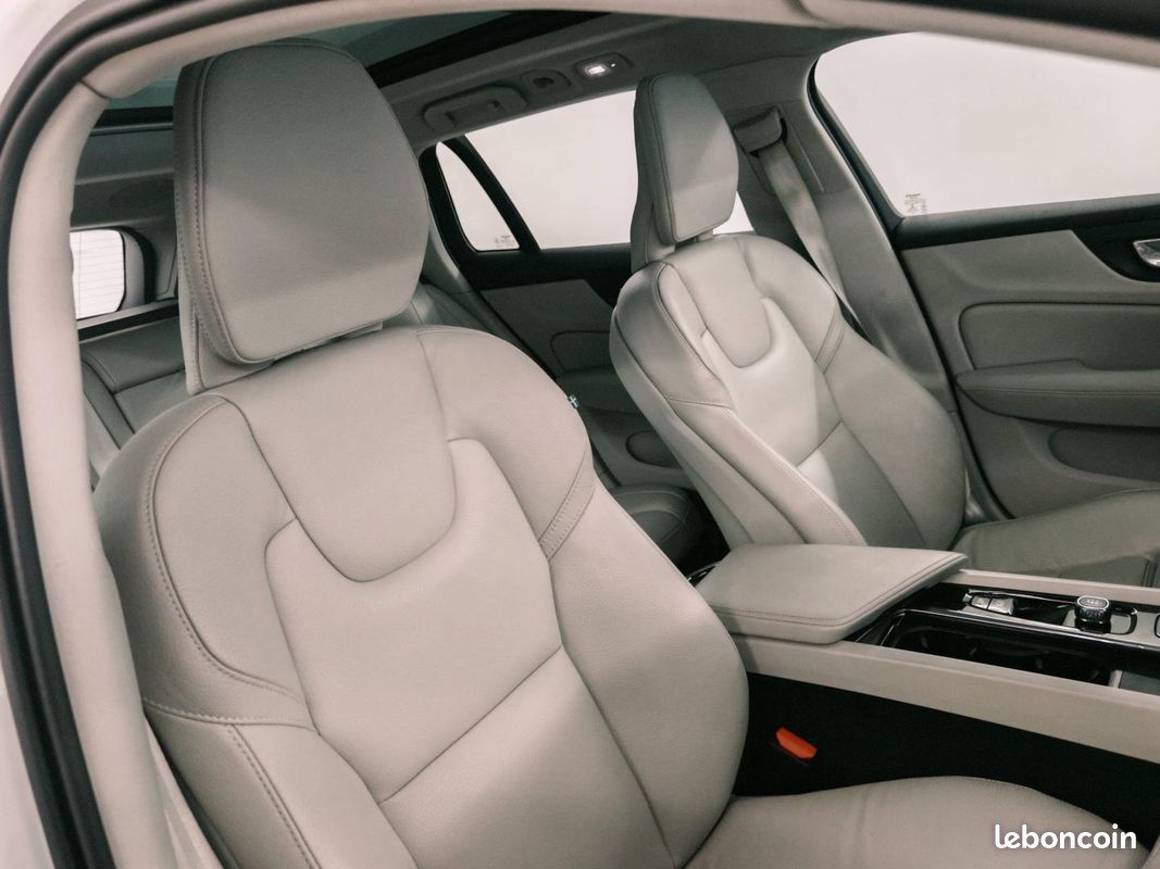 Volvo V60 B4 197ch Ultimate Style Dark Geartronic 8 (image 25)