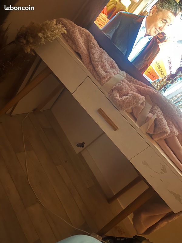 Bureau scandinave (image 1)