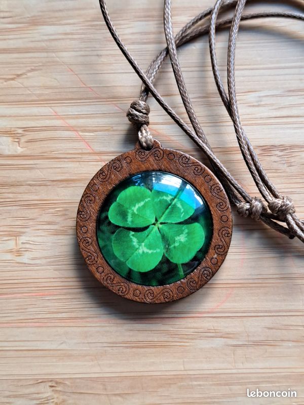 Pendentif Trèfle 🍀 bois verre femme (image 2)