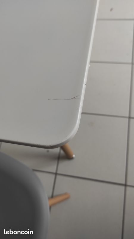 Lot table et 4 chaises (image 4)