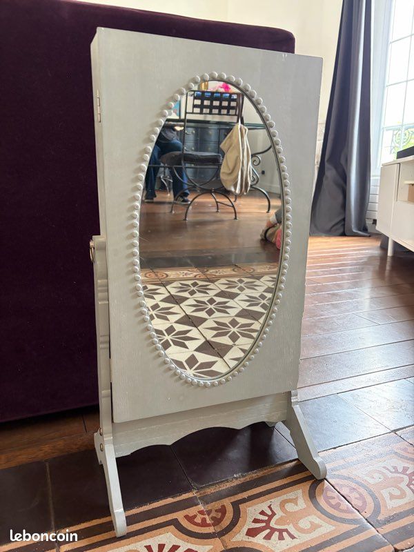 Armoire à bijoux (image 1)
