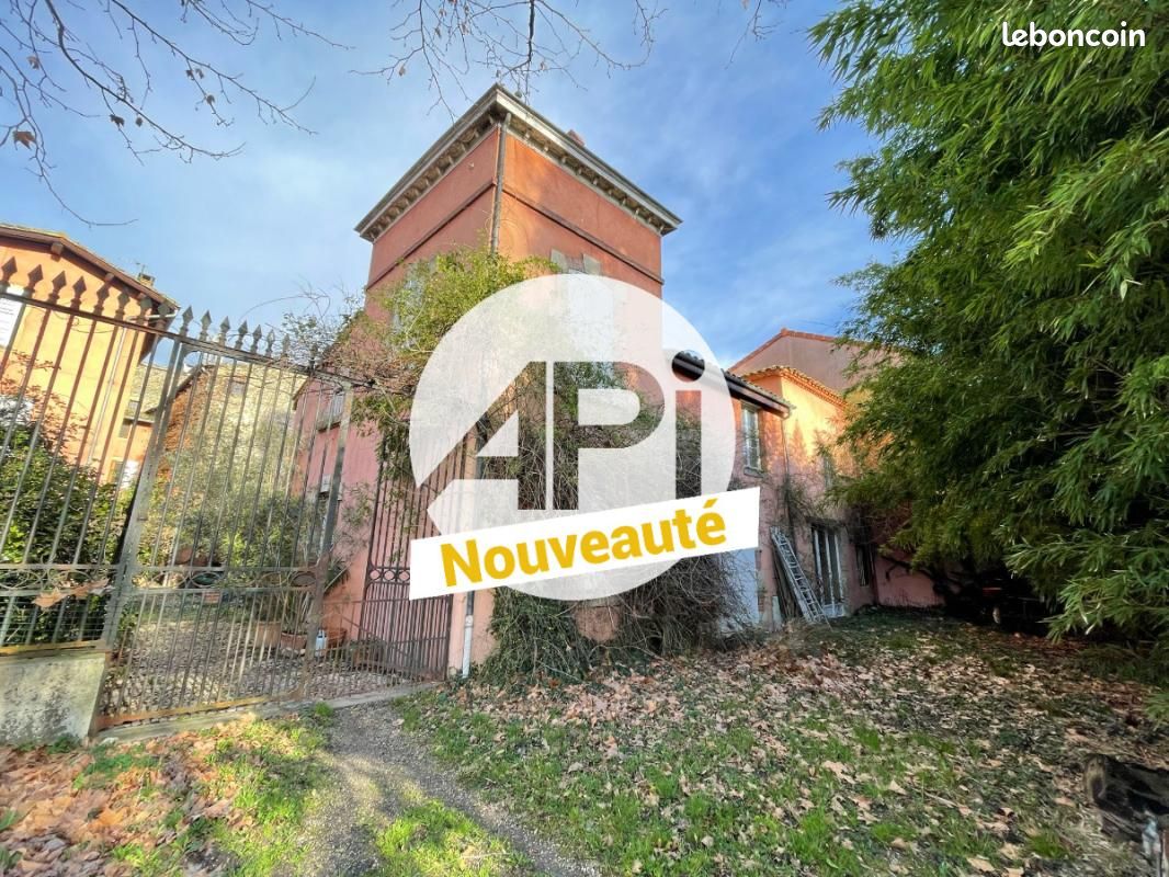 Maison 22 pièces 700 m² · à Condrieu · 700 m² · 950 000 €