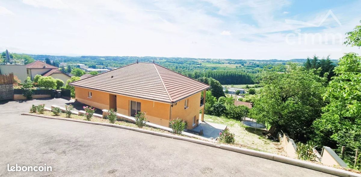 Maison 10 pièces 256 m² · à Cessieu · 256 m² · 450 000 €