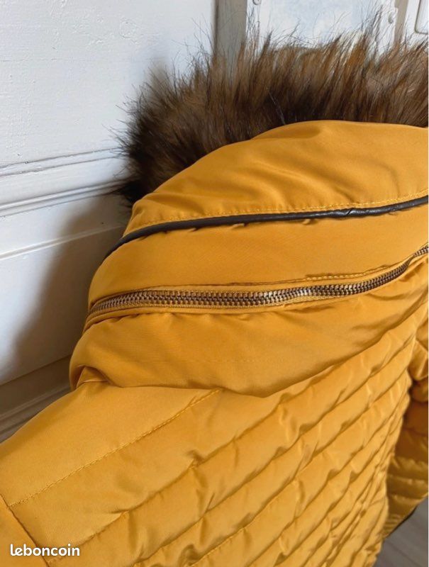 Doudoune courte jaune fourrure capuche Zara Taille M (image 8)