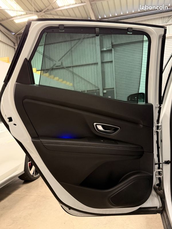 Renault SCÉNIC IV Intens 1.6 DCI 130 / CARPLAY FILAIRE / CAMERA RECUL / RADARS AV AR / GRAND ECRAN / KEYLESS /ROUE DE SECOURS GALETTE (image 27)