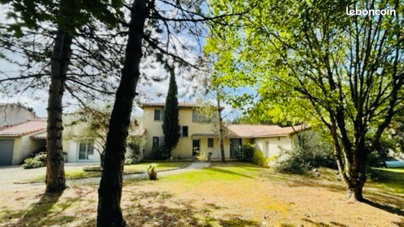 Maison 10 pièces 179 m² · à Chizé · 178,7 m² · 275 000 €