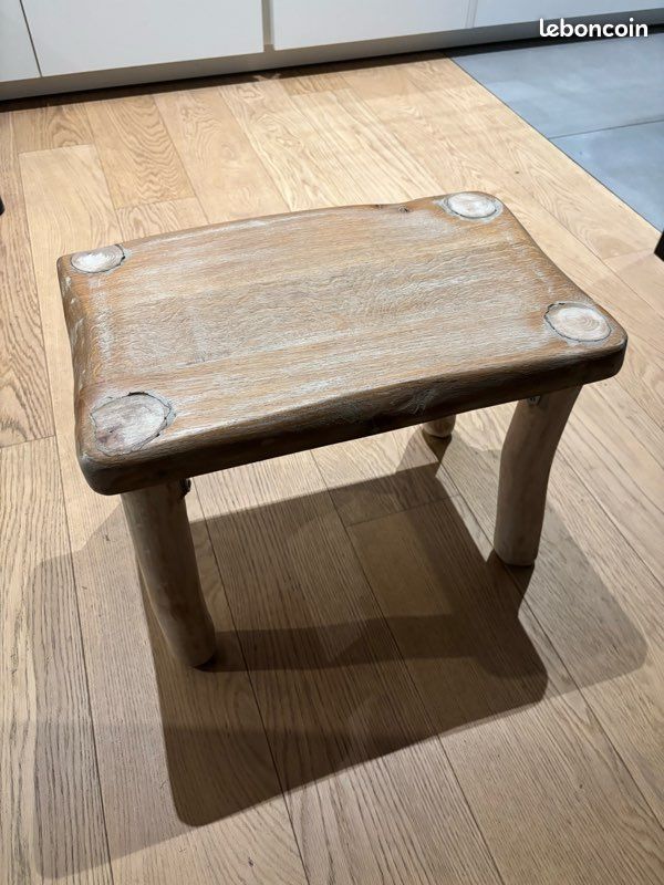 Tabouret en bois (image 3)