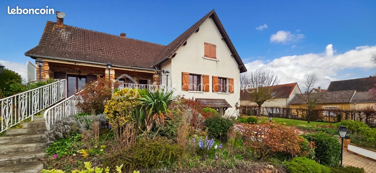 Maison 8 pièces 198 m² · à Soucy · 198 m² · 281 000 €