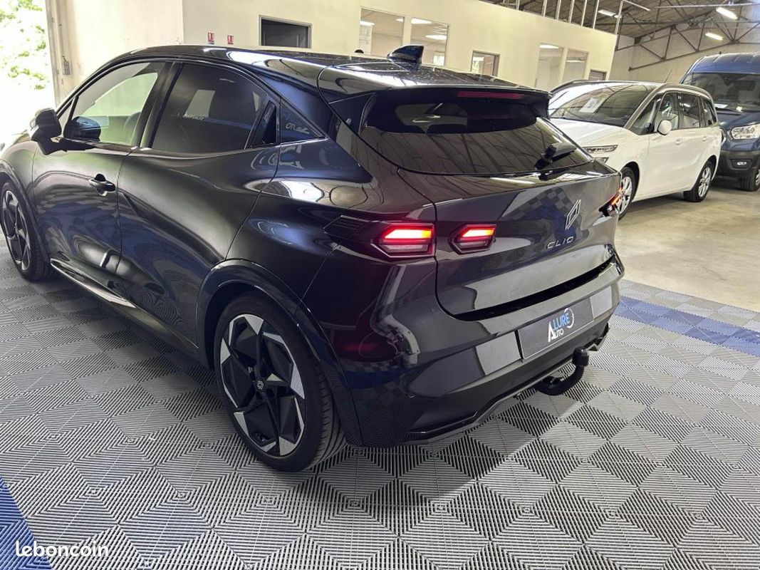 RENAULT CLIO VI 1.2 Tce 115 Techno + Pack Safety + Pack Hiver + Jantes 18\'\' à -12% (image 5)