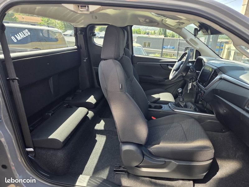 Isuzu D-MAX 2.2 DDI 164CH EVOLUTION SPACE M/T (image 9)