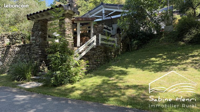 Propriété 3 pièces 102 m²