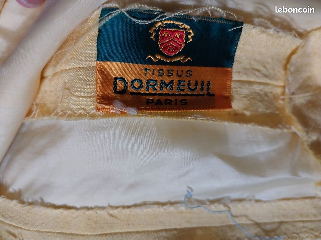 Dernière baisse de prix Vintage . Superbe robe jaune doublée, plis plats à partir de la taille (image 13)