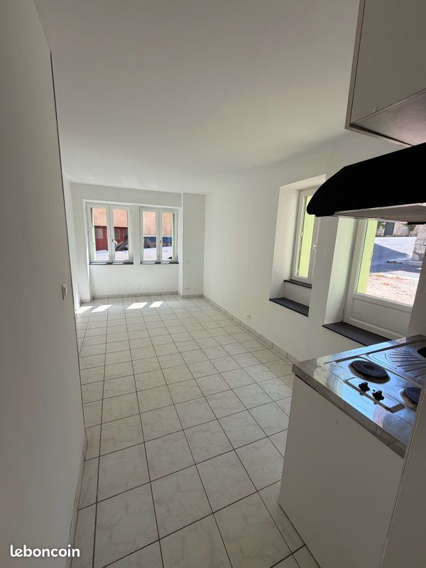 Appartement 1 pièce 18 m² · à Marvejols · 18 m² · 350 €