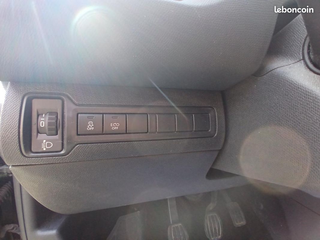 PEUGEOT 308 1.2i PureTech 12V S&S - 110 II 2013 BERLINE Style PHASE 1 (image 16)