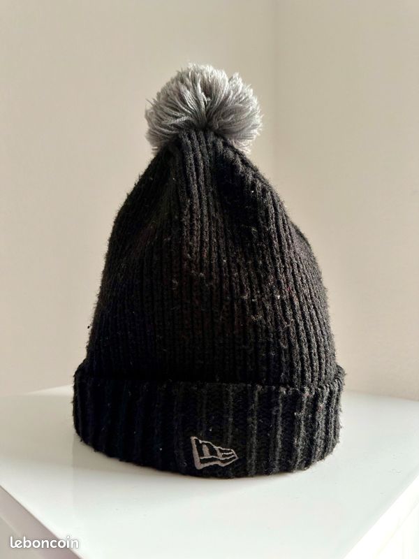 New Era - Bonnet à Pompon en noir (image 1)