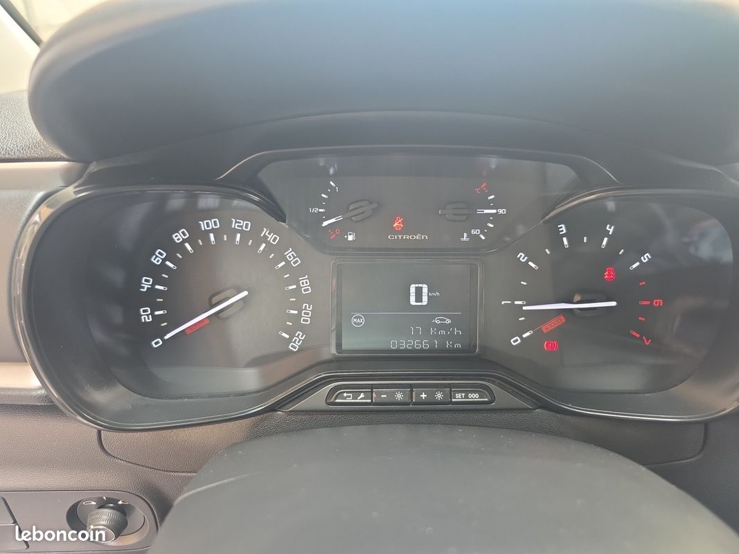 CITROEN C3 C3 PureTech 82 SS BVM5 Shine (image 17)