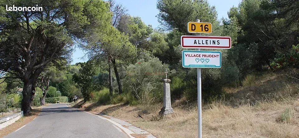 Maison 6 pièces 101 m² · à Alleins · 101 m² · 299 000 €