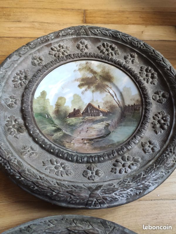 Lot de 2 assiettes / cadres tableaux ronds vintage dans leur cadre rond en métal (image 2)