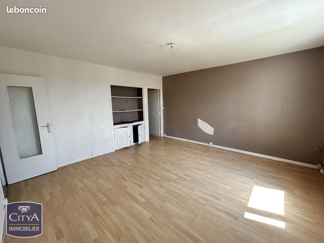 Appartement 4 pièces 66 m² · à Bourges · 66 m² · 45 000 €