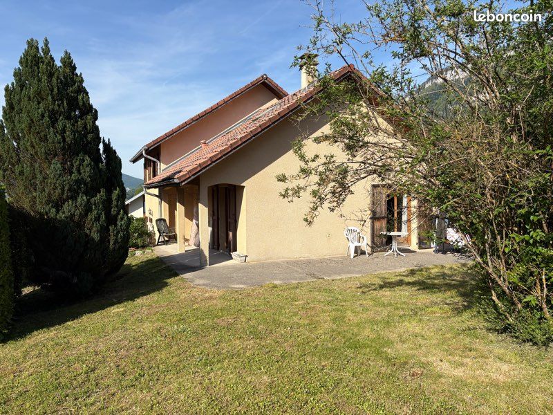 Maison 5 pièces 120 m² · à Saint-Laurent-du-Pont · 120 m² · 298 000 €