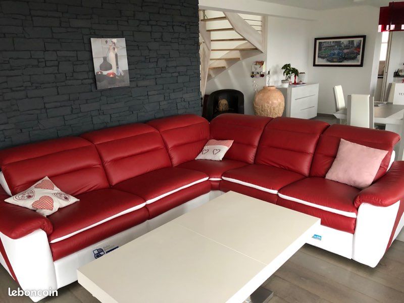 Canapé cuir rouge électrique (image 1)