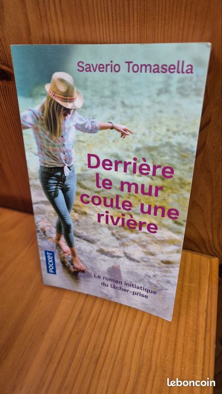 Derriere le mur coule une riviere (image 3)