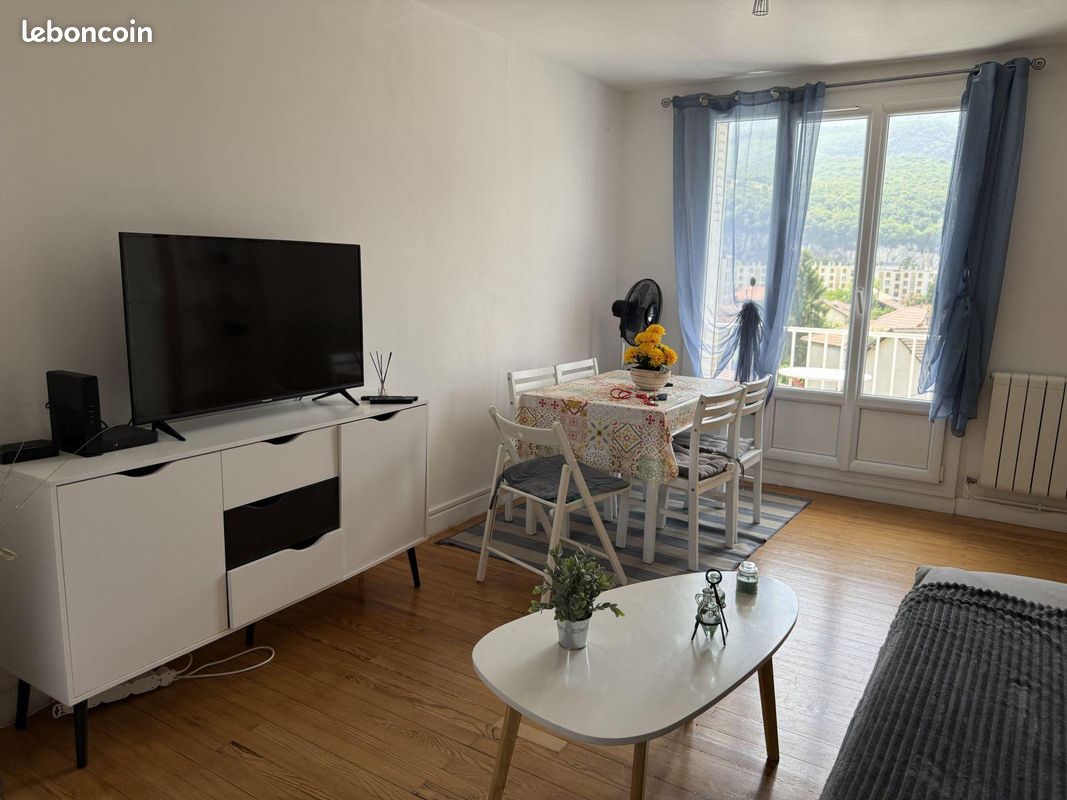 Appartement 3 pièces 53 m² · à Fontaine · 53 m² · 940 €/mois