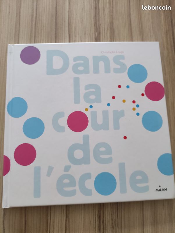 Dans la cour de l'école milan (image 1)