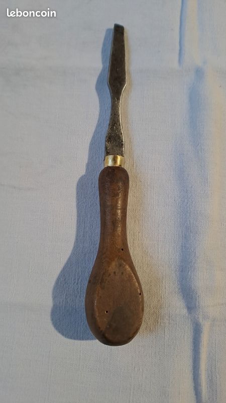 Outil ancien (image 2)