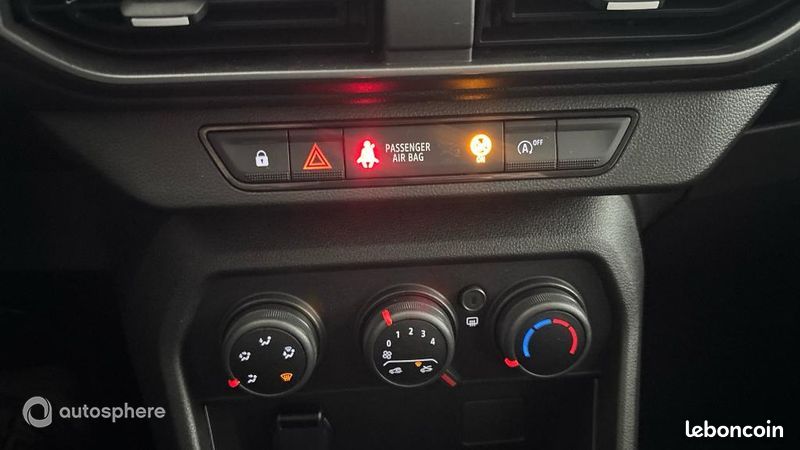 Dacia Sandero 1.0 SCe 65ch Essential (image 26)